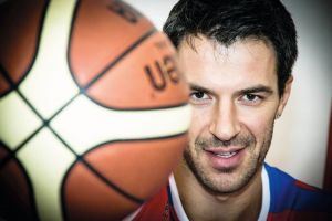 Fostul baschetbalist Virgil Stănescu aleargă la Maratonul Internaţional Sibiu, pentru „Sportivi emblematici ai Sibiului”