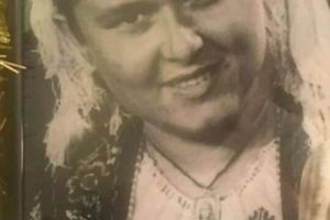 Legenda celei mai vestite vrăjitoare din România este încă o mină de aur. Acasă la Mama Omida, cu urmaşii săi, Gongoi şi Vitrina