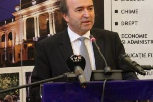 Ministerul Justiţiei vrea mai mulţi procurori la Secţia Specială