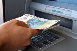 Salariile şi pensiile din judeţ, mai mici cu 17% faţă de media naţională