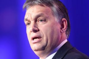 Orban vrea mai mulţi unguri. Nu dă decret, ca Ceauşescu, ci mulţi bani