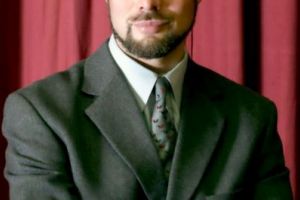 Un renumit pianist, invitatul Filarmonicii Braşov