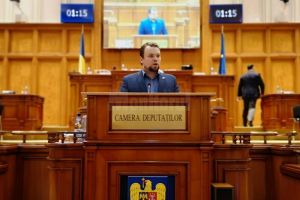 Deputatul Daniel Popescu le-a prezentat deputaţilor „dosarul absurd” al gropii de gunoi ...