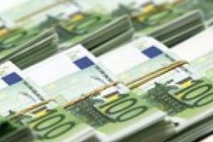 Euro a urcat pe pietele asiatice la 4,782 lei