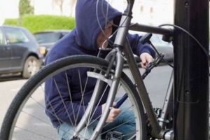 Atenţie la hoţii de biciclete!