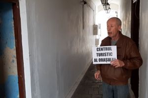 Ce ”obiectiv turistic” a găsit Marius Bălan pe unul dintre pasajele Bistriţei (VIDEO)