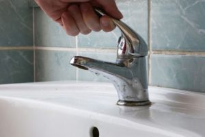 Comuna Baltesti ramane fara apa potabila. Vezi anuntul A.D.I. Apa Prahova