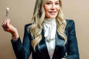 Mai bogată decât Vera Wang, Madonna sau Celine Dion - Povestea româncei care a reuşit să construiască un imperiu în industria cosmetică