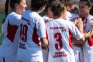 Fortuna Becicherecu Mic îşi continuă ascensiunea. După o nouă victorie în campionat, prima convocare la naţionala de senioare pentru Bianca Ienovan