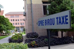 Universitatea din Oradea a aprobat un plafon minim de taxe. În replică, studenţii au pus pe hârtie minusurile facultăţilor