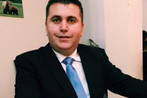Primarul comunei Pietroasa, Cornel Pîlea, judecat pentru conflict de interese: Procurorii îi impută că şi-a angajat fratele ca buldozerist