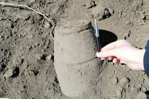 FOTO Bombă exploziv-brizantă, descoperită la Munteni
