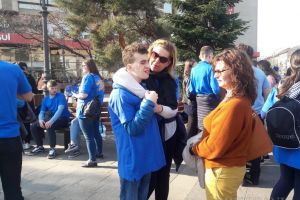 Marş în centrul Oradiei, de Ziua Internaţională de Conştientizare a Autismului (FOTO)