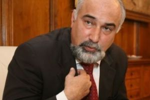 Vosganian: „Nu am aflat  s-a mai întâmplat cu premiul Speranta care urma să fie înmânat lui Augustin Lazăr”
