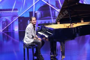 Un tânăr dâmboviţean, audididact, a uimit juriul la “Românii au talent” – VIDEO