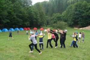 Peste 3000 de copii vor pleca în tabere gratuite din partea Guvernului