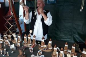 Meşteşugarii sunt aşteptaţi să se înscrie la Târgul de artizanat organizat de  Zilele Sfântu Gheorghe