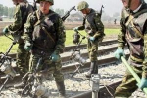 Putin pune armata la muncă. Armata rusă vrea să folosească soldaţi în termen pentru a construi linia de cale ferată spre China