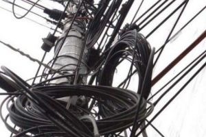 Inspiraţie în Alianţa Vestului. După ”Ghilotina” lui Robu, şi Falcă taie cablurile