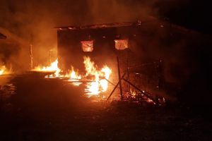 Incendiu la Spermezeu (FOTO)