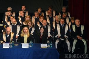 Prilej de „curăţenie” la Universitatea din Oradea: Noua variantă a Cartei propune ca decanii să nu aibă rude în facultate şi şefii să nu stea în funcţii mai mult de 8 ani