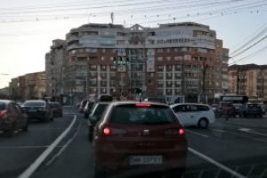 (FOTO) Prins in flagrant. Taximetristul baimarean care sfideaza intersectiile
