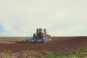 Florin Tripa: „Europarlamentarii social-democraţi au obţinut o mare victorie: nu se plafonează subvenţiile pentru agricultură“