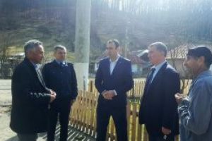 Fosta cantina miniera din zona Nistru sta sa cada. Prefectul a fost la fata locului