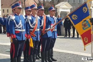 FOTO/ VIDEO: Ziua Jandarmeriei Române marcată la Alba Iulia – Sfinţirea noului Drapel de Luptă, înaintări în grad, expoziţie de armament şi echipamente în Piaţa Cetăţii