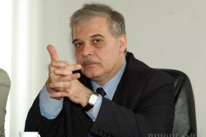 „Călătorie în centrul inimii”: Fostul senator PSD de Bihor, Alexandru Athanasiu, îşi lansează noua carte la Oradea