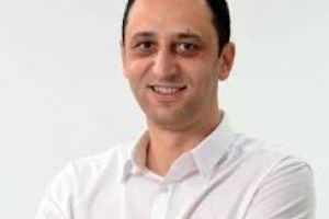 Victor Popescu a fost „mazilit” din fruntea ADI Salubrizare. Adrian Cosac, primarul comunei Vlădeşti, este noul sef