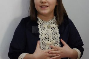 Prima expoziţie de pictură a artistei Ioana Holca, în vârstă de 10 ani