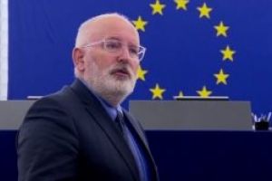 Romania, avertizata de Comisia Europeana: ”Sa ajunga urgent la un proces de reforma corect”