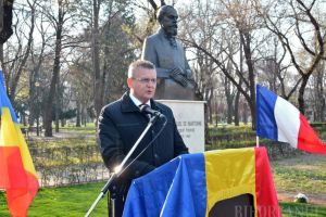 Tradus aiurea: Prefectul de Bihor, Ioan Mihaiu, acuzat pe nedrept de presa maghiară după discursul de la statuia lui de Martonne