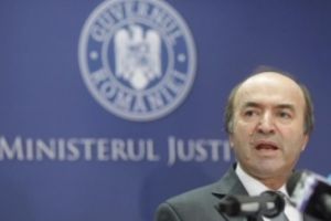 Tudorel Toader, replică pentru Weber şi Timmermans: îi acuză că intervin în cursul unei anchete penale
