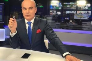 Rareş Bogdan se împiedică în declaraţia de avere. Vilă şi teren în Voluntari de 500.000 de euro de la prietena Elenei Udrea