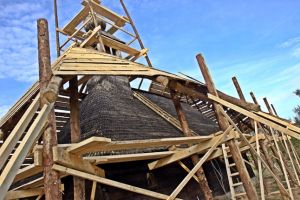 Ambulanţa pentru Monumente intervine la o biserică de lemn, lângă Lugoj! Se caută voluntari!