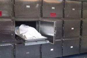 Păcăleală sinsitră de 1 aprilie: doi morţi au fost încurcaţi şi tirmişi unor familii diferite