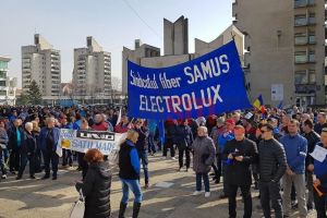 Sindicaliştii de la Electrolux avertizează: atitudinea zeflemistă poate avea efecte regretabile