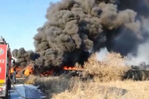 Incendiu puternic in Mitica Apostol. Ard CAUCIUCURI