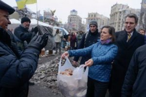 Război în România: Prăjiturele şi Anticorupţie ca pe Maidan