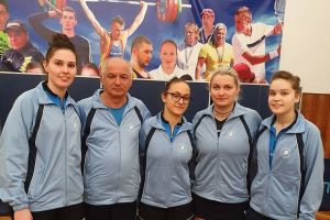 Echipa feminina de tenis de masa a CS Farul Constanta joaca iar cu titlul national pe masa