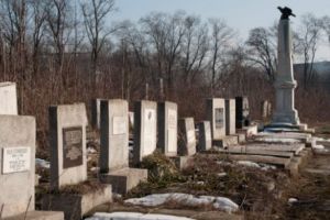 „Acest eveniment antisemit afectează democraţia din România.” Federaţia Comunităţilor Evreieşti cere dreptate în problema vandalizării mormintelor semenilor săi