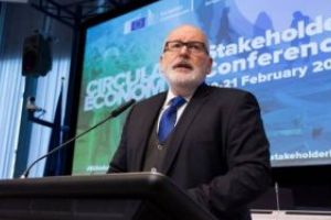 Timmermans: Avertizez Guvernul României să nu întreprindă acţiuni care să afecteze sistemul judiciar/ România a aderat în 2007 la UE, dar nu şi-a rezolvat nici acum problemele privind respectarea statului de drept