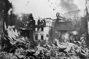 4 aprilie, ziua cea mai neagră din istoria Capitalei. 75 de ani de la bombardamentul anglo-american asupra Bucureştiului
