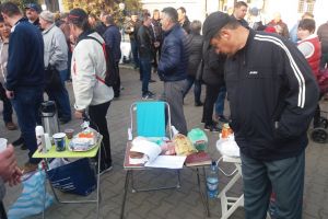 LIVE&FOTO. Greva Electrolux, într-o altă etapă. Oamenii au venit cu mâncare şi cafea