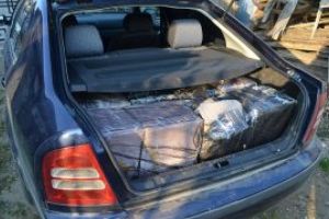 Un maramuresean cercetat pentru contrabanda si 8.480 pachete tigari confiscate