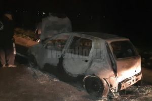 O maşină a luat foc în trafic şi a ars în proporţie de 90%