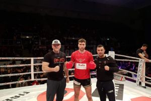 Suceveanul Andrei Ostrovanu a reuşit o victorie importantă la profesionişti în gala ...