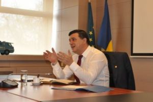 Declaraţie surprinzătoare a unui lider PSD: România se prăbuşeşte economic, pierdem bani şi influenţă
